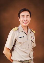 นายธเนษฐ ธีรกุลธนัน